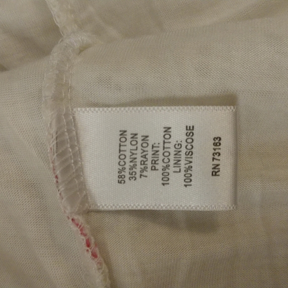 Women's floral and lace white/ivory sleeveless top. Size M - Picture 6 of 6